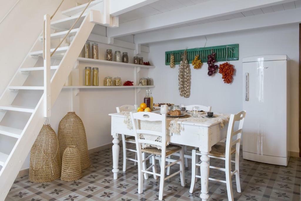 Allure 84 - Little Gem In The Heart Of The Old Town Polignano a Mare Bagian luar foto